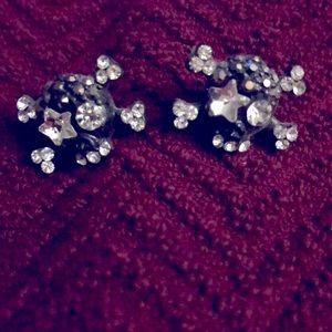 Super cool skull earrings